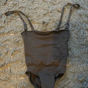 Skims Shapewear shaping brief size medium (worn twice)